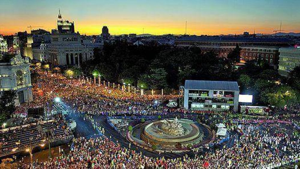 Multitudinaria misa en Madrid para esperar la llegada del Papa