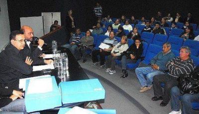 154 familias ya cuentan con sus escrituras 