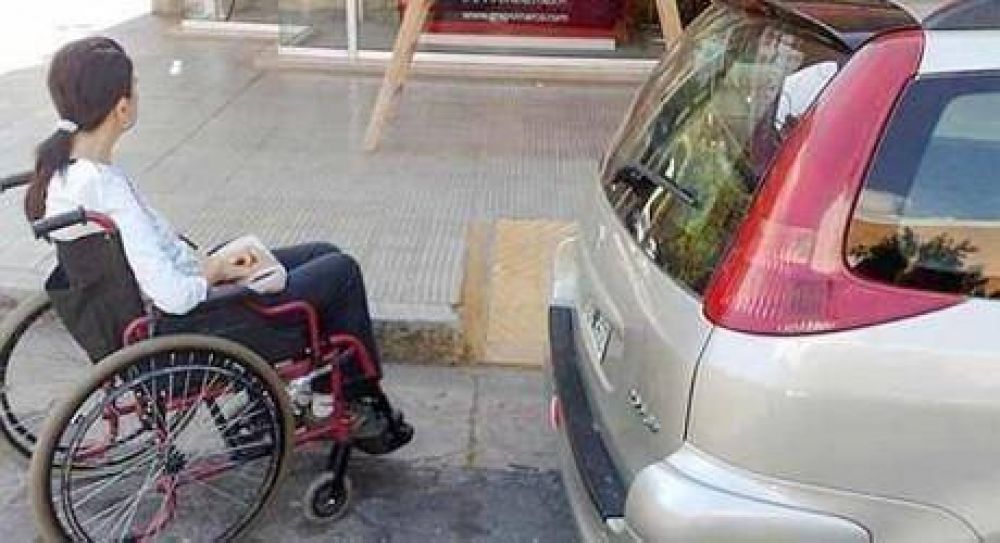 Discapacidad: M�s de un centenar de tr�mites en primeros dos d�as