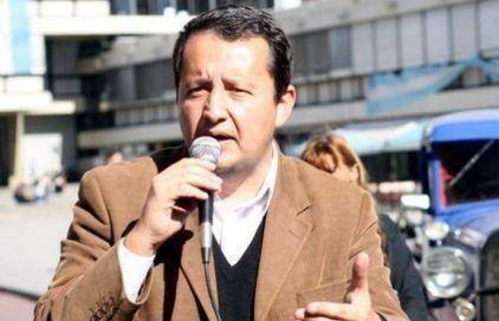 �Hay que refundar Proyecto Sur� 	