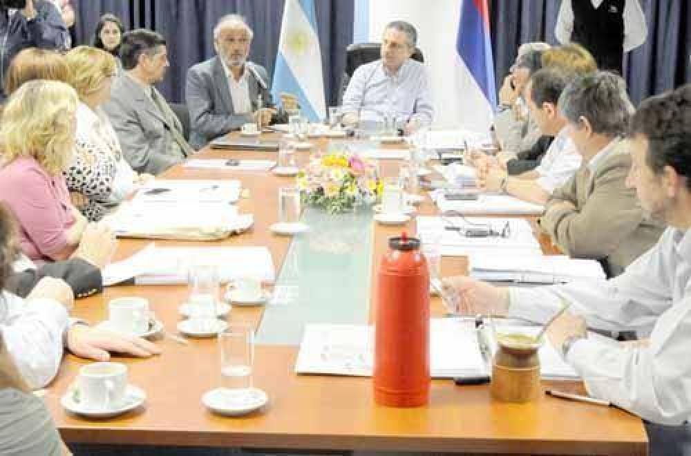 Revelan que el 47 por ciento de los docentes misioneros cobra entre 4.000 y 12.000 pesos