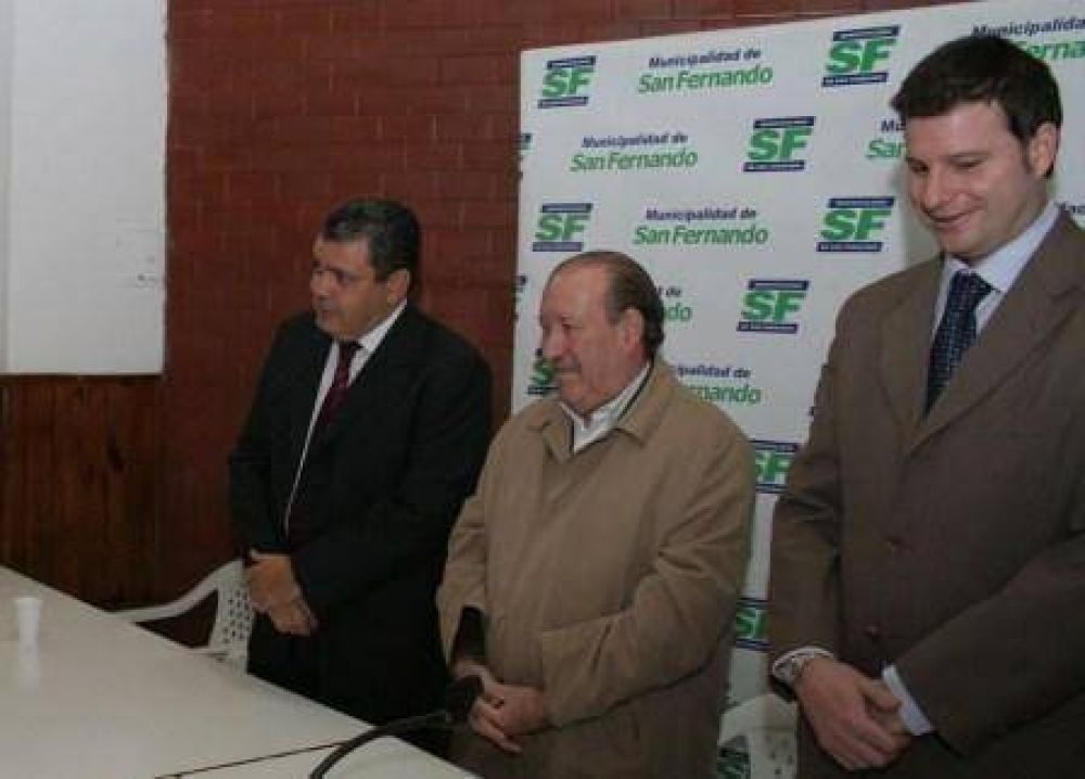 Amieiro comparti� la firma de 85 escrituras con vecinos y vecinas de diferentes barrios