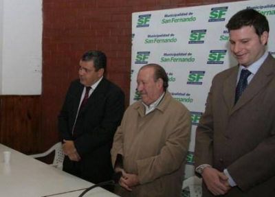 Amieiro comparti� la firma de 85 escrituras con vecinos y vecinas de diferentes barrios
