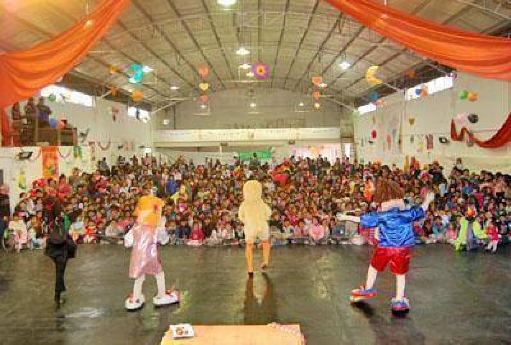 Masiva convocatoria del Centro Cristiano Pergamino en la celebraci�n del D�a del Ni�o 