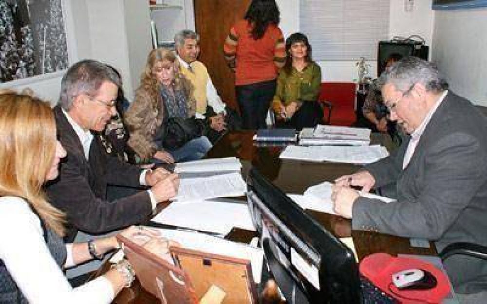 El municipio y la universidad firmaron un nuevo convenio