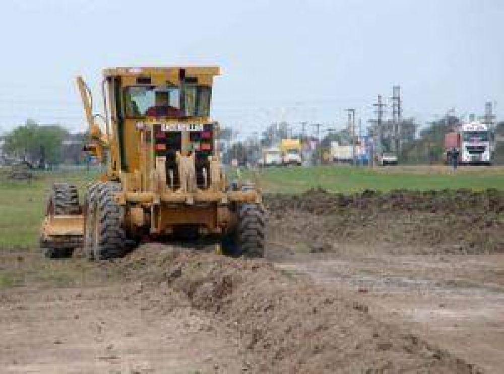 Autov�a Resistencia - Makall�: Comenz� el movimiento de suelos para construir la segunda calzada
