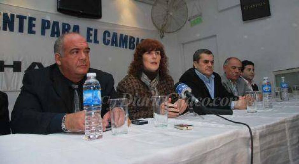 El Frente para el Cambio present� sus candidatos para Resistencia