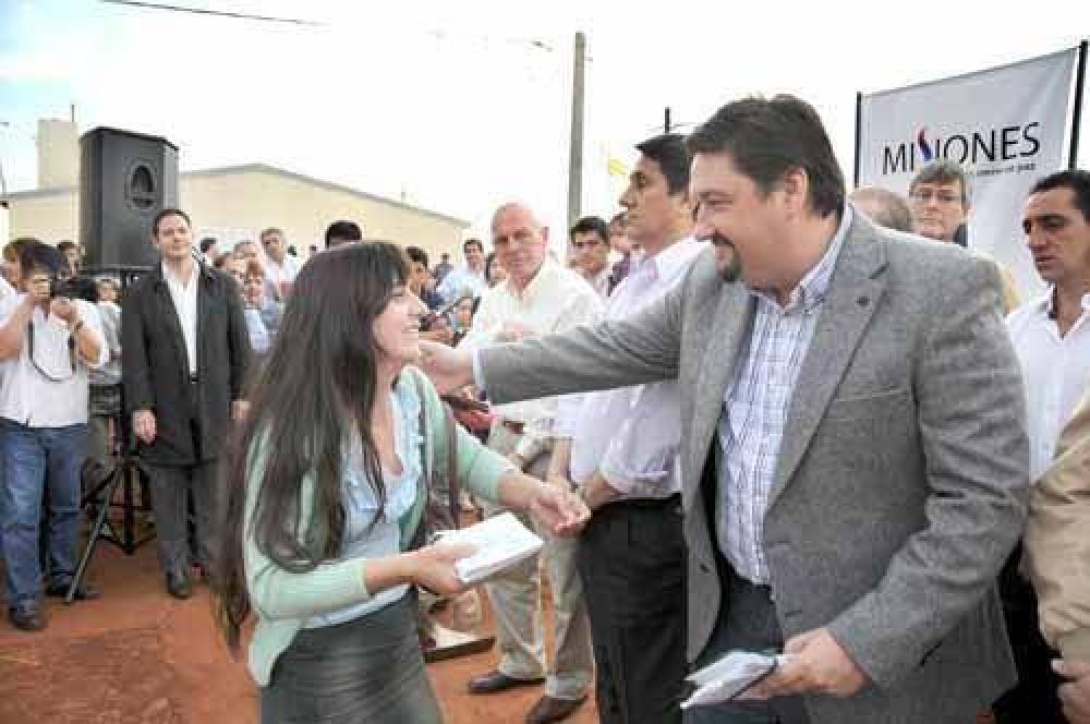 Entregaron las primeras viviendas del programa �Sue�os Compartidos�