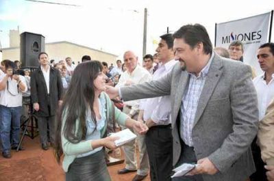 Entregaron las primeras viviendas del programa �Sue�os Compartidos�