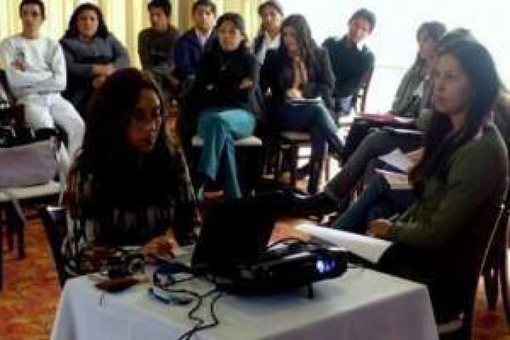 Evaluaron resultados de un encuentro Intercultural de Educaci�n