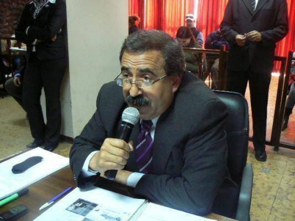 Contrapunto en Diputados por dichos de Molina sobre Gigantino