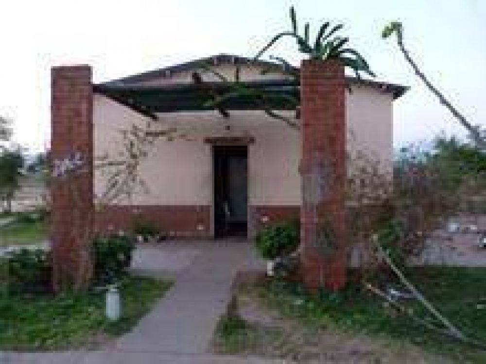 Empleados del Invico alertan: el Estado provincial construye "casas Cromagn�n"