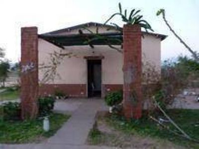 Empleados del Invico alertan: el Estado provincial construye "casas Cromagn�n"