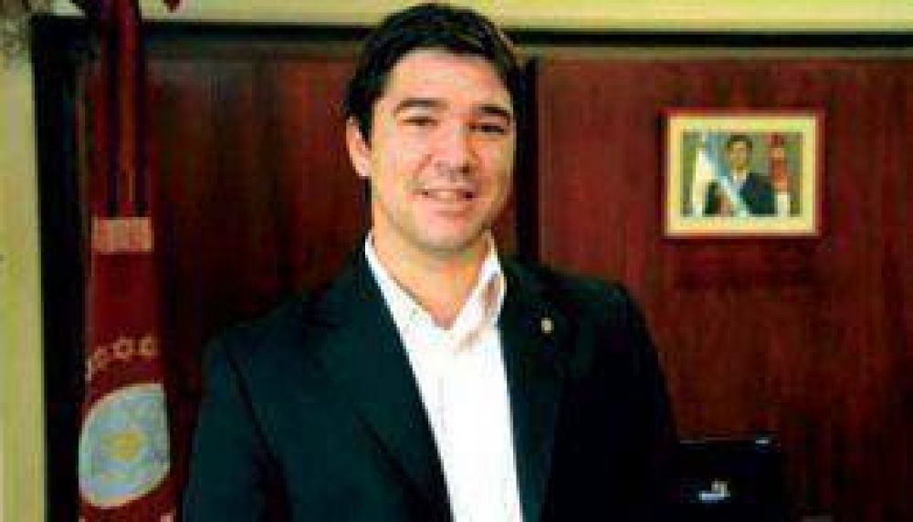 A fin de a�o podr�n sumarse 3 mil empleados a planta permanente en el Estado Provincial
