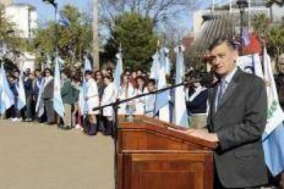 Binner:�Hoy necesitamos de su esp�ritu libertario y generoso"  