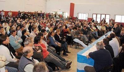Busti reuni� a sus candidatos y analizaron el escenario provincial
