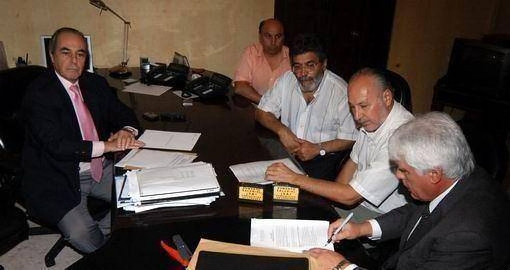 Cruzado por elecciones, estatales no descartan un bonus para diciembre