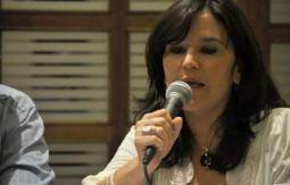 La UCR sali� a cruzar sin anestesia al gremialista Rogelio De Leonardi