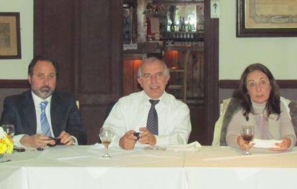 �Es preferible haber sacado s�los el 6% de los votos, a ser el felpudo del 63%�