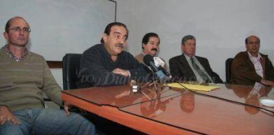 Federaci�n M�dica sostiene que Vel�zquez �miente� y �pretende confundir a la opini�n p�blica�