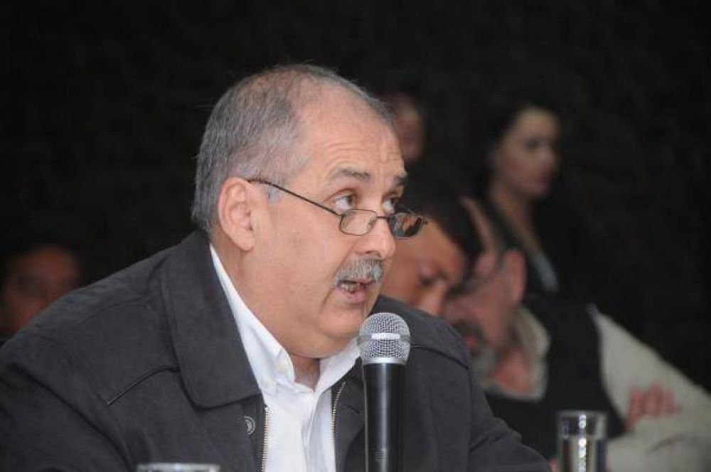 Es Ley el Defensor del Pueblo