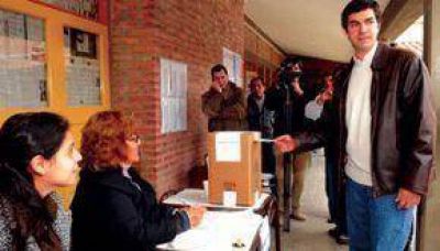 Para Urtubey "ser�a muy bueno" aplicar elecciones primarias en Salta