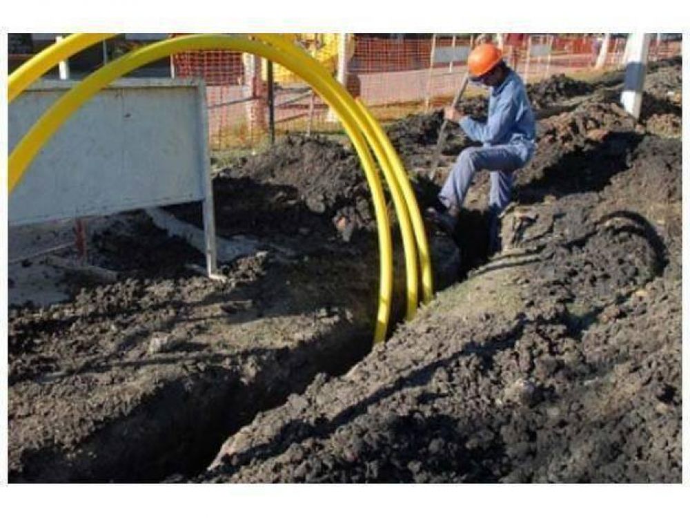 La empresa constructora culp� a Obras Sanitarias municipal por el ca�o roto