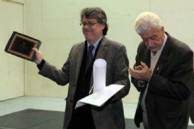 Empieza un congreso K con pol�mica por el pago de gastos 