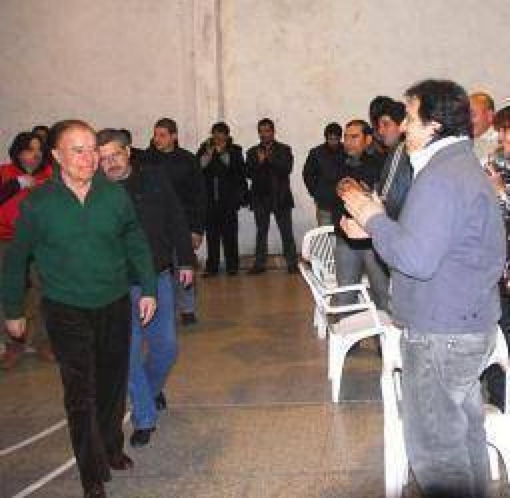 Un Carlos Menem confiado dijo: �reventar� las urnas en octubre�