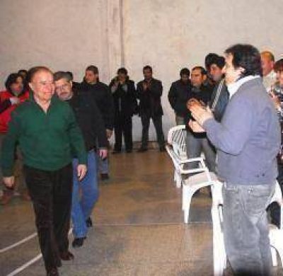 Un Carlos Menem confiado dijo: �reventar� las urnas en octubre�