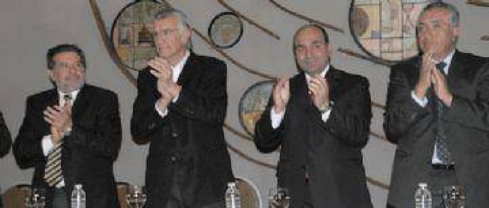 Manzur destac� la participaci�n de Beder en la formulaci�n del plan