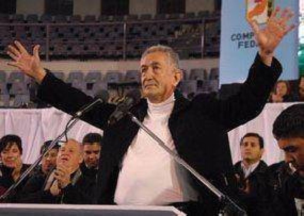 Alberto pidi� ayuda puntana para fiscalizar las urnas en todo el pa�s	