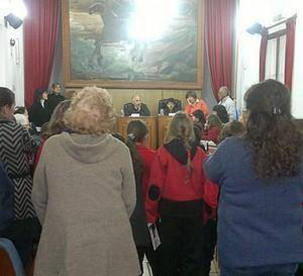 Concejo Deliberante: a falta de concejales, sesionaron alumnos de primaria