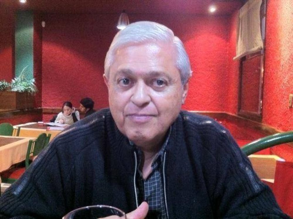 Mones Ruiz baj� su candidatura a Gobernador 