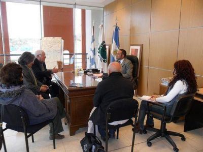 El ministro de Educaci�n, se reuni� con directivos de dos colegios de la ciudad de Villa Mercedes 