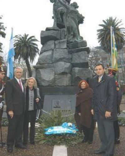 SAN MART�N - IVOSKUS ENCABEZ� EL ACTO DEL 161 ANIVERSARIO DE LA MUERTE DEL GENERAL SAN MART�N 