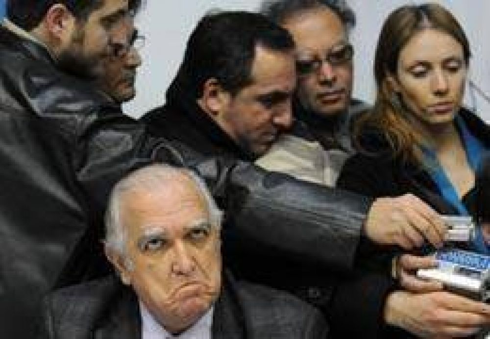 Gil Lavedra: �Vamos a disputar candidatos en todo el pa�s�  