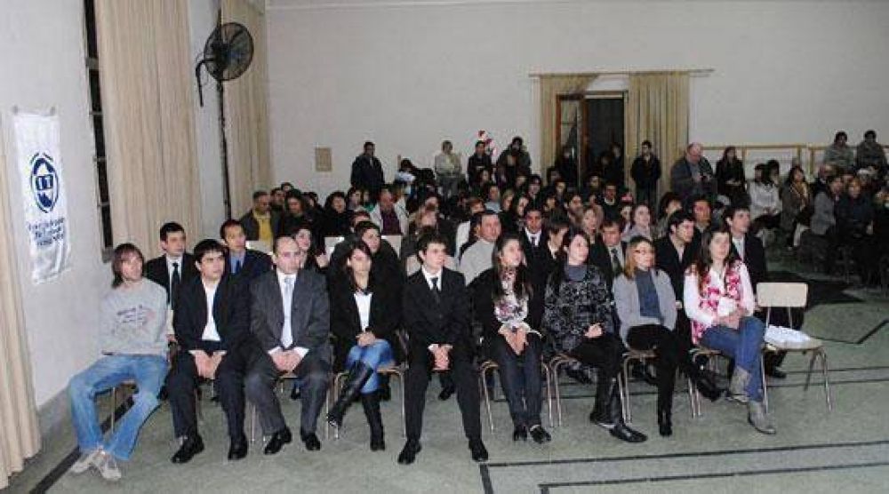 Se realiz� el acto de colaci�n de grado en el ISFT 130 