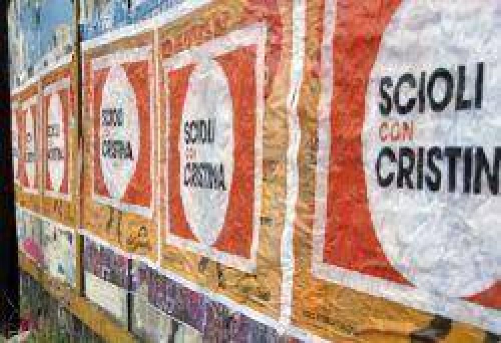 El Municipio expres� el rechazo a pegatinas pol�ticas realizadas sobre afiches del D�a del Ni�o