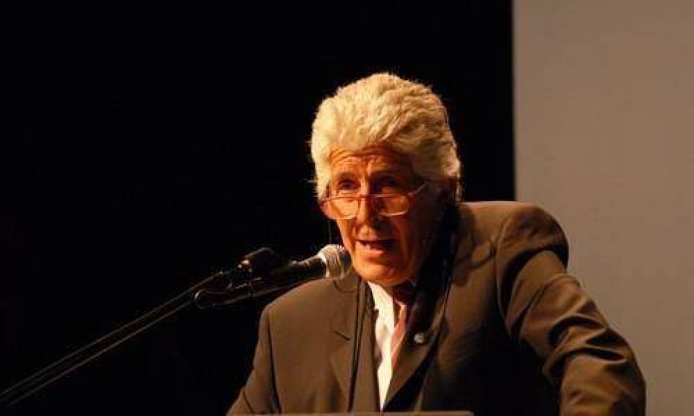 Gast�n Fern�ndez Palma:"Vamos a tener que cambiar muchas cosas para entender a una sociedad que nos dio la espalda"