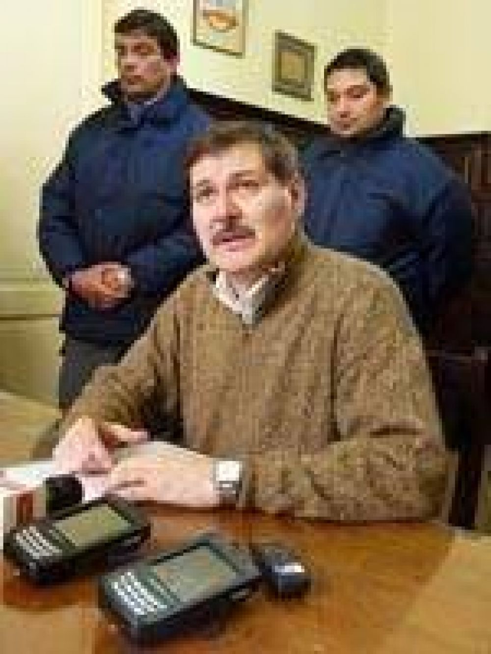 Anuncian mayor rigor para el control de los veh�culos en doble fila