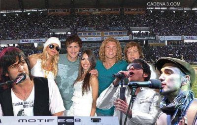 Axel, Abel Pintos, Dami�n C�rdoba y Teen Angels el domingo en el estadio Kempes
