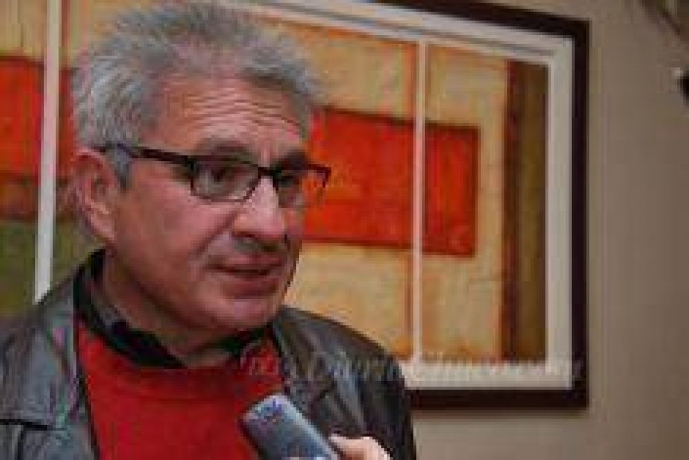 Maldonado: �En la UCR no es el tiempo de las mesas chicas�