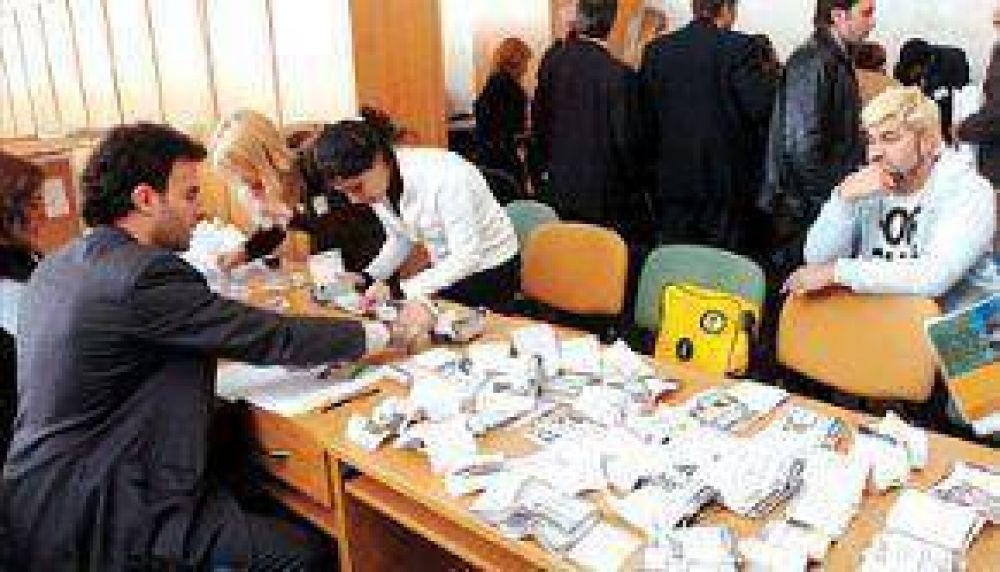 El FpV sum� 18 mil votos m�s y, si repite en octubre, se llevar� las cuatro bancas