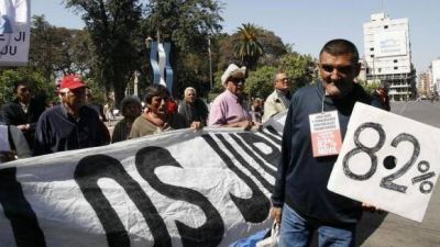 Denuncian a Tucum�n ante la OEA por incumplir el pago del 82% m�vil a jubilados
