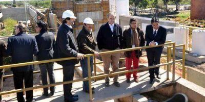 Mart�nez: "El 100% de la poblaci�n tendr� acceso al agua potable"