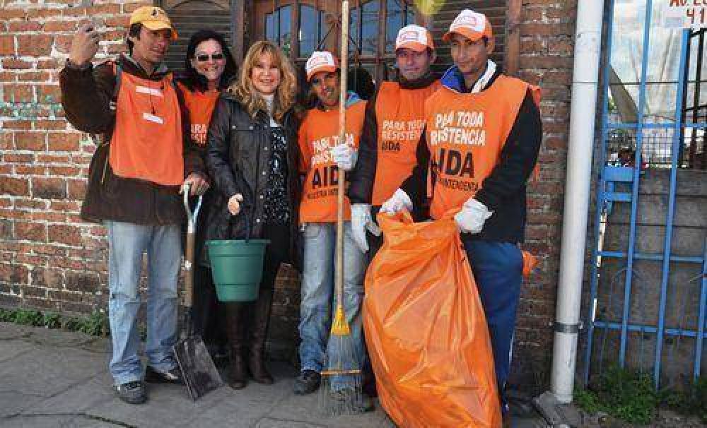 Realizan limpieza de afiches de campa�a