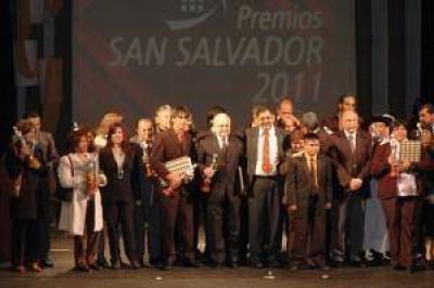 Se cumpli� la entrega de los Premios San Salvador 2011