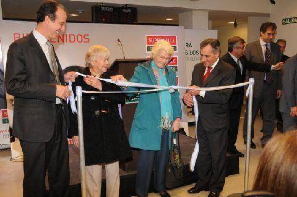 Banco Supervielle inaugur� sede en Malvinas Argentinas