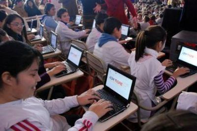 Tigre present� el Programa Aulas Digitales M�viles 